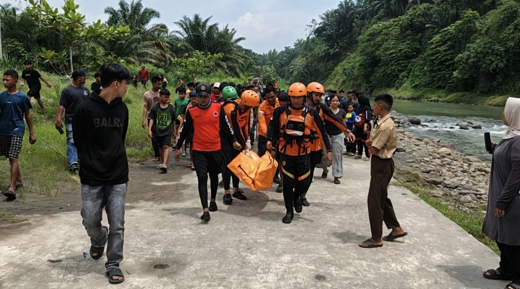 Dua Pelajar SMA yang Hanyut di Sungai Bingei Ditemukan Tim SAR Gabungan