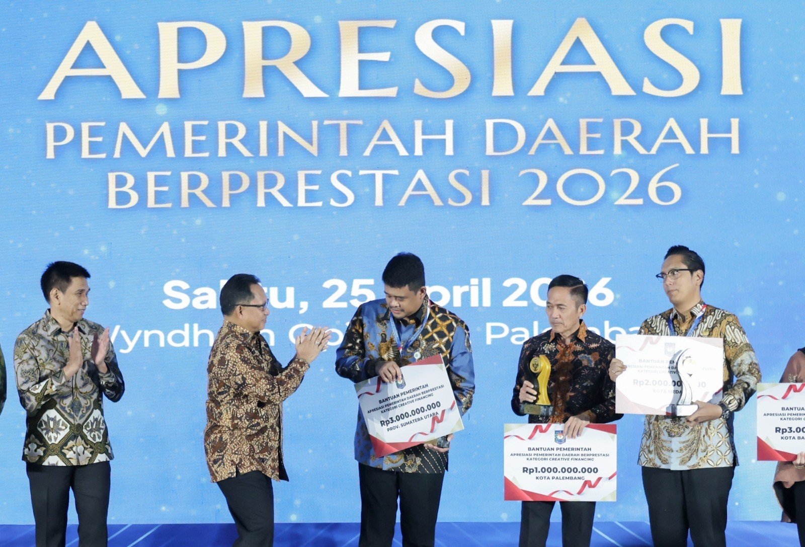 Terobosan Tata Kelola Keuangan, Gubsu Raih Penghargaan Creative Financing dari Mendagri