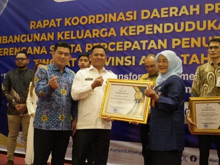 Baitul Mal Aceh Raih Penghargaan Kependukbangga Dukung Program Prioritas Presiden Menuju Indonesia Emas 2045 dan Aceh Bereh