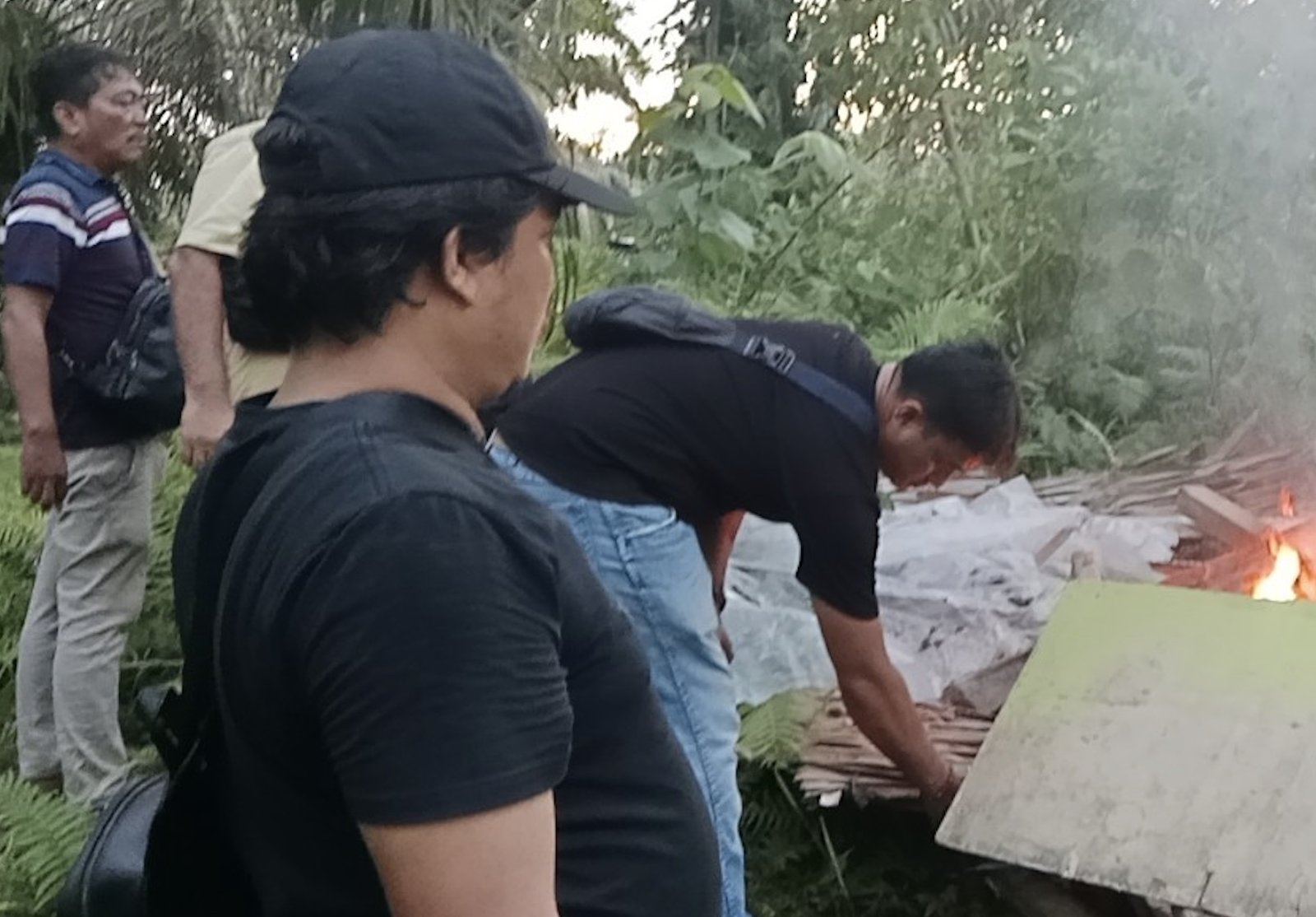 Polsek Bosar Maligas Gerebek dan Bakar Lapak Haram di Perladangan Nagori Boluk