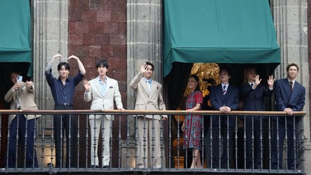 Lautan ARMY Kepung Istana Presiden Meksiko, BTS Pun Ikut Takjub