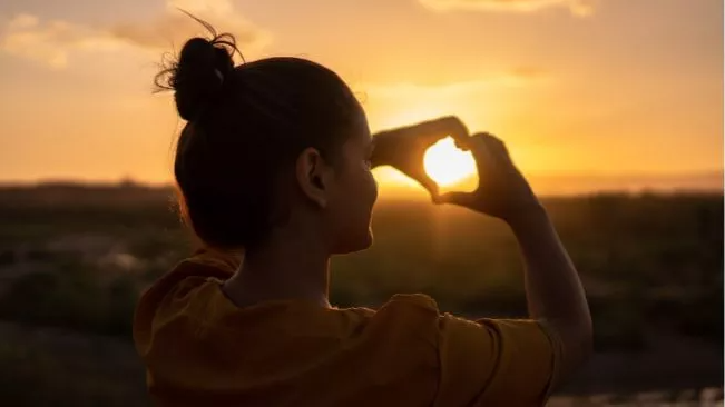 Apa Itu Self Love? Ini Manfaat dan Cara Menerapkannya untuk Kesehatan Mental dan Fisik