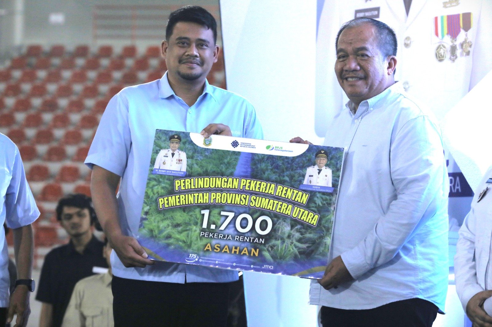 Peringatan May Day 2026, Bupati Asahan Terima 1.700 Kartu BPJS Ketenagakerjaan