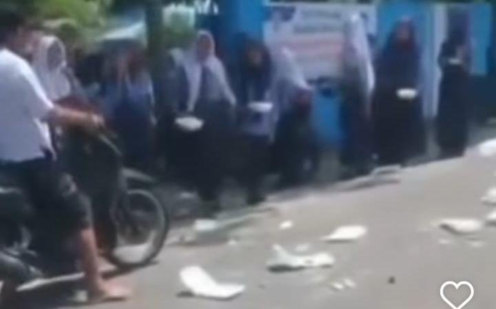 Siswa SMP di Deli Serdang Buang Makanan MBG Diduga Basi, BGN Sumut Buka Suara