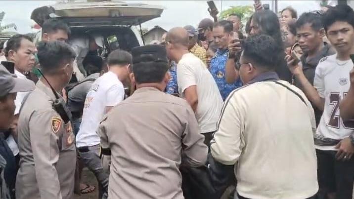 Truk Tertabrak Kereta Api di Tanjung Balai, Sopir Tewas Terpental