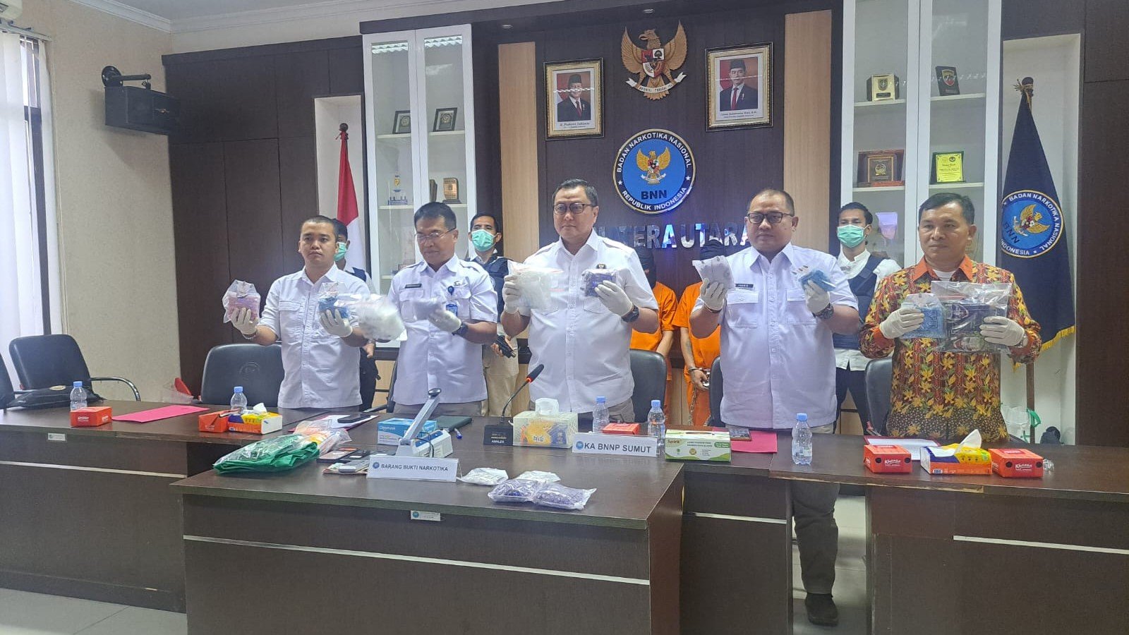 BNNP Sumut Bongkar Jaringan Narkoba Keluarga di Medan, 2 Kg Sabu dan Ribuan Ekstasi Disita