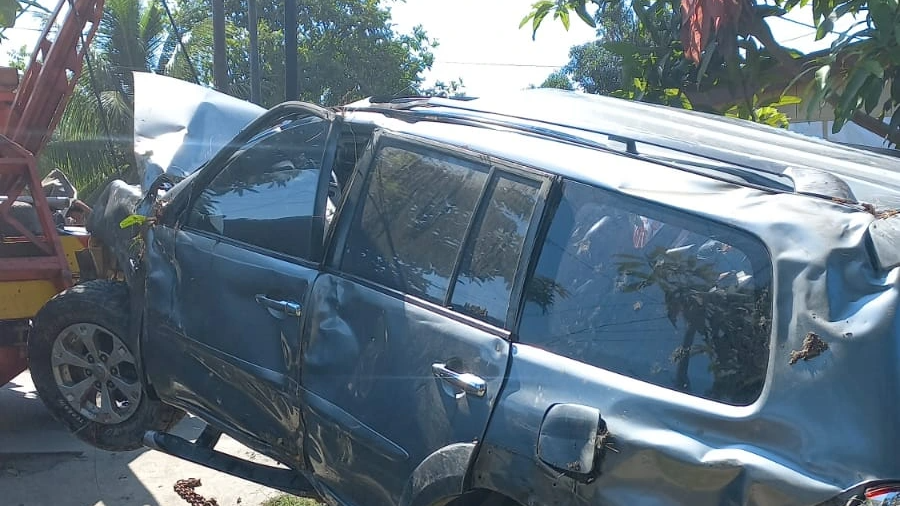 Kecelakaan Kereta Api, KA Petikemas Tabrak Minibus di Tebing Tinggi: Masinis Selamat