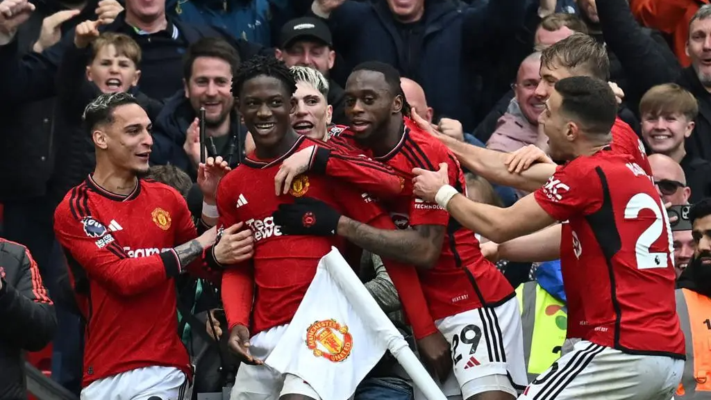Mainoo Jadi Penentu! Manchester United Tumbangkan Liverpool 3-2, Tiket Liga Champions Terkunci
