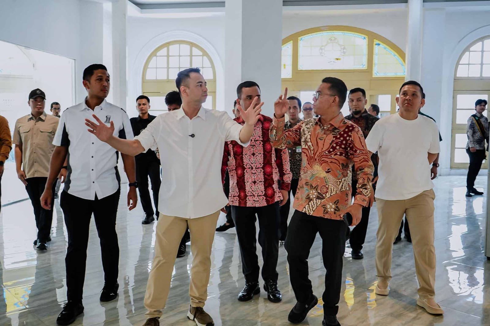Raffi Ahmad Terpukau Lihat Gedung Warenhuis, Siap Dorong Kolaborasi Kreatif di Kota Medan