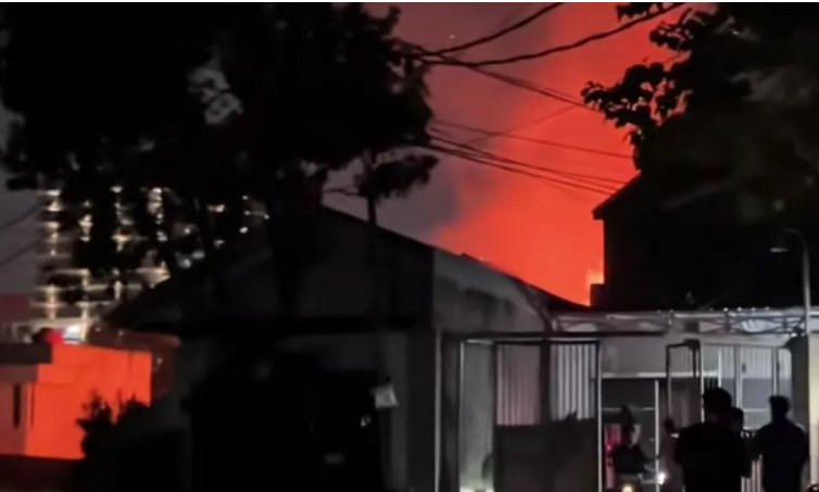 Rumah Anisa Rahma Ludes Terbakar, Alhamdulillah! 3500 Al-Quran Ditemukan Tetap Utuh