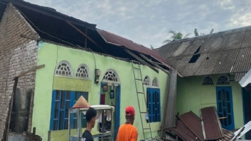 Cuaca Ekstrem Terjang Sumut, 20 Rumah di Serdang Bedagai Rusak Berat