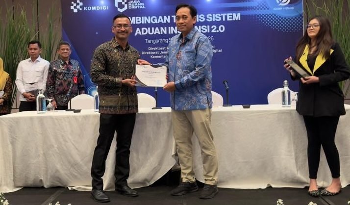 Dana Sabet Penghargaan Perusahaan Paling Aktif dalam Melaporkan Konten Ilegal dari Komdigi
