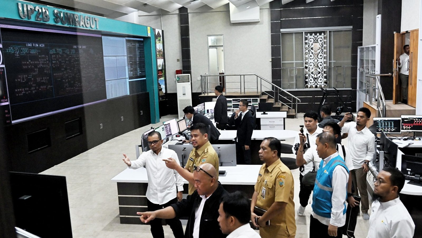 Gubernur Bobby Nasution Minta Kompensasi bagi Masyarakat Terdampak Pemadaman Listrik PLN