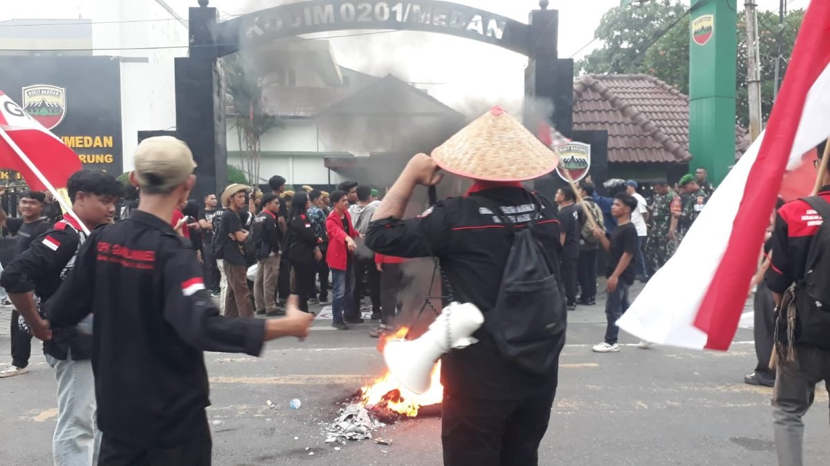 GMNI Medan Demo di Depan Kodim 0201, Tolak Keterlibatan TNI dalam Program Sipil dan Proyek Strategis