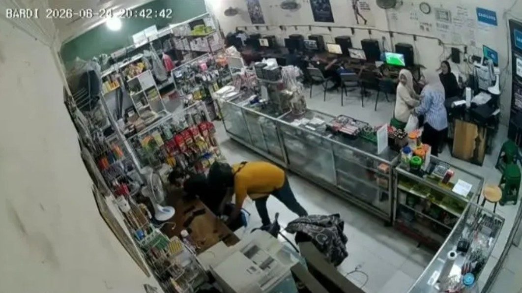 Pria Bersenjata Tajam Rampok BRILink di Serdang Bedagai