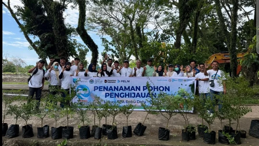 PELNI Tanam Ratusan Pohon dan Daur Ulang Life Jacket Jadi Sepatu, Perkuat Komitmen Lingkungan