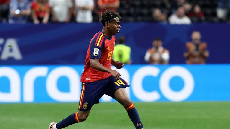 Spanyol Menggila! Lamine Yamal dan Oyarzabal Hancurkan Arab Saudi di Babak Pertama Piala Dunia 2026
