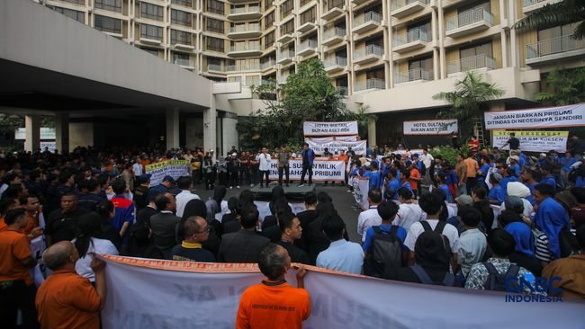 Eksekusi Hotel Sultan, 3.161 Pengaman Berhadapan dengan Massa Penolak