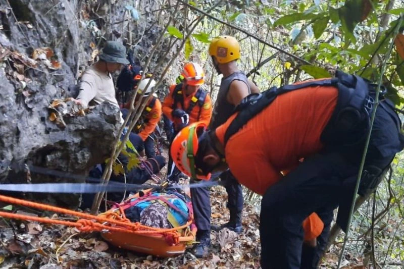 6 Mahasiswa Unhas Terjebak di Gunung Goa Kalibbong Alloa Pangkep, Basarnas Lakukan Evakuasi Dramatis