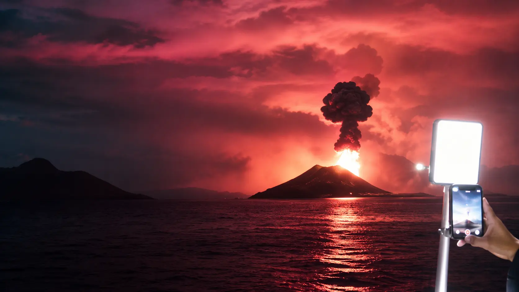 Aktivitas Anak Gunung Krakatau Meningkat, Berikut Fakta Sejarah Letusan dan Tsunami yang Pernah Terjadi