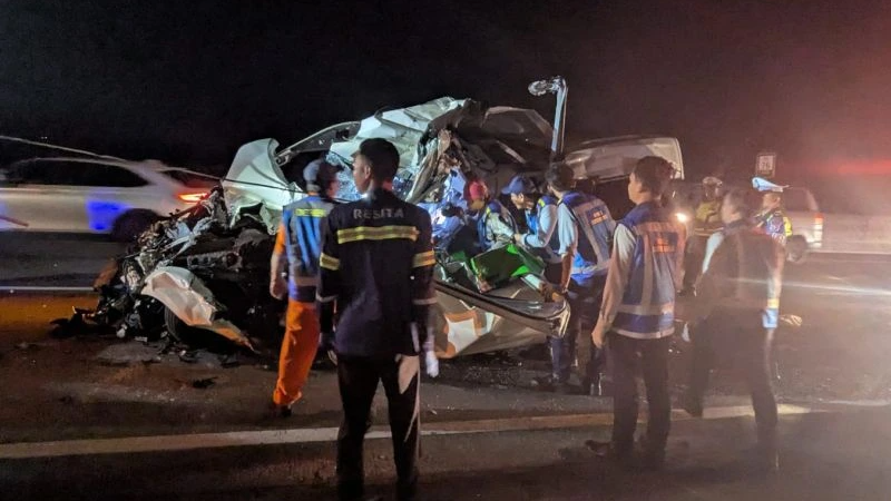 Kecelakaan Maut Tol Pandaan-Malang, Mikrobus Tabrak Truk di Km 76,6, Tiga Orang Tewas