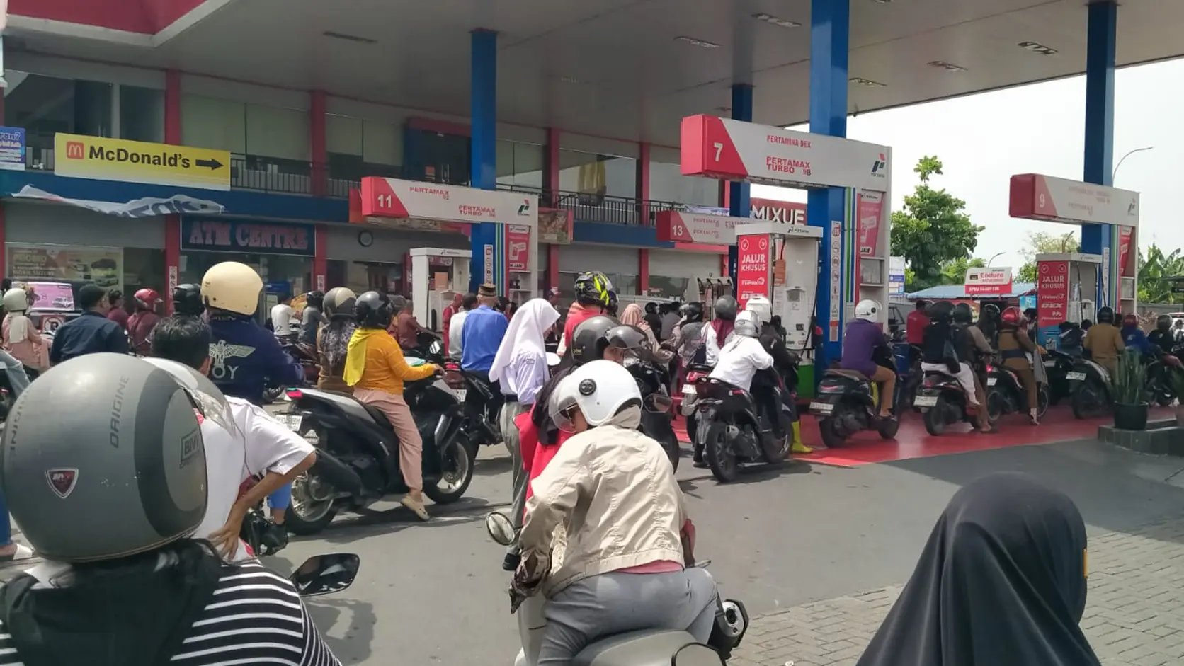 Kelangkaan BBM di Sumut Picu Kemacetan, Bobby Nasution Ungkap Penyebabnya