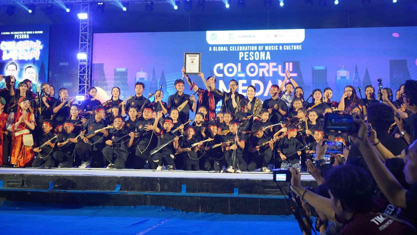 Ribuan Warga Padati Pesona Colorful Medan