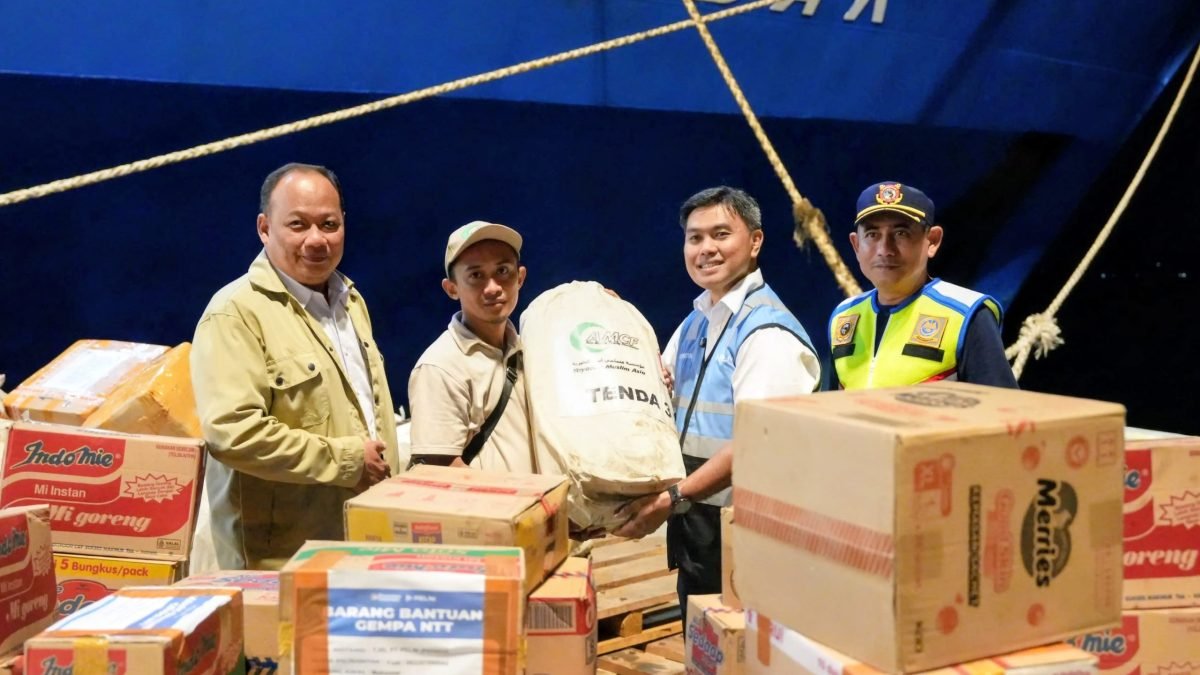 481 Koli Bantuan Gempa NTT Diangkut KM Tidar, Tarif Muatan Digratiskan 100 Persen