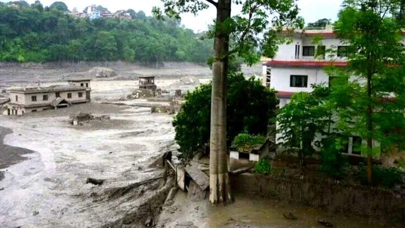 Banjir Nepal-China Telan 633 Nyawa, 320 Warga India Masih Hilang