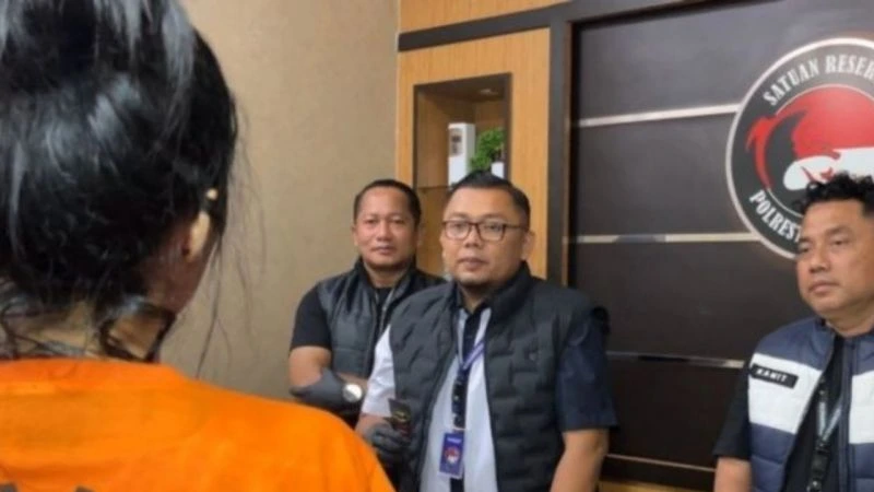 DJ di Medan Ditangkap Jual Vape Diduga Berisi Narkoba, Polisi Buru AL
