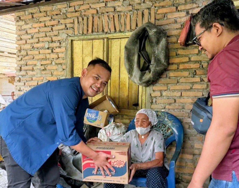 Viral Cari Botol Bekas Saat HUT RI, Nenek Emi Didatangi PERMEDSU dan Dapat Bantuan