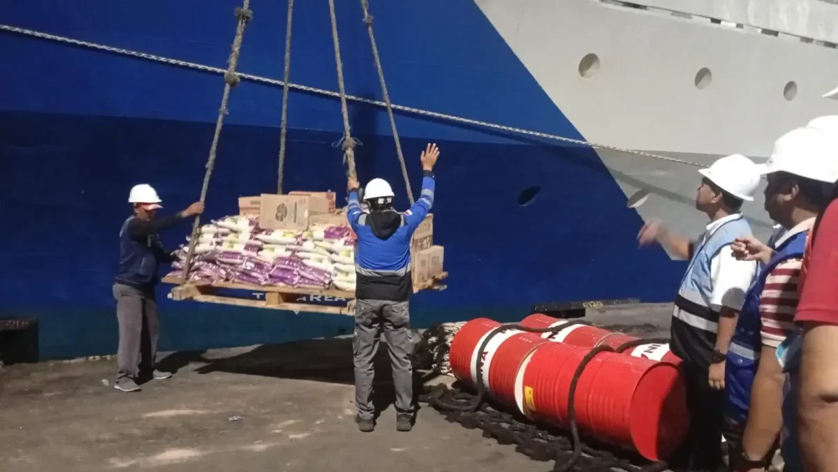 PELNI Kirim 200 Koli Bantuan Gempa NTT, KM Tidar Berangkat dari Surabaya