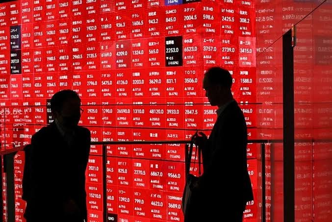 Bursa Asia Bergerak Melemah di Perdagangan Senin (31/8/2026): Nikkei 225 Melemah 1,98% dan Hang Seng 0,64%