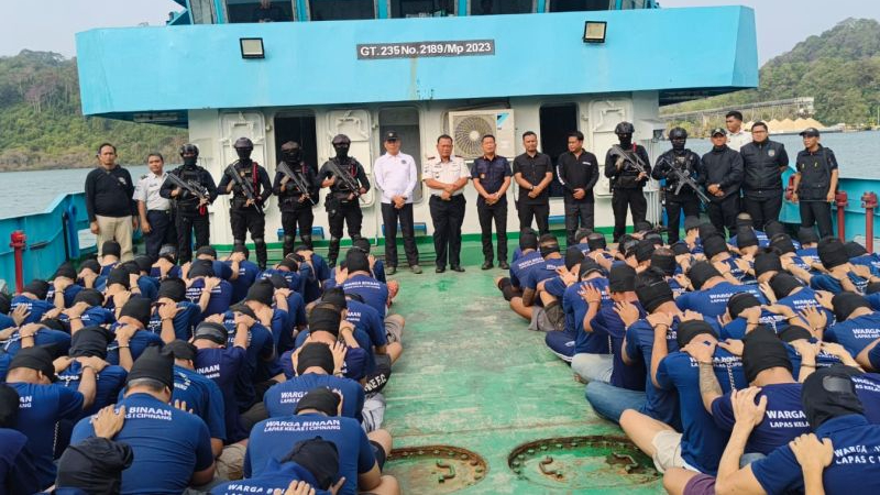 Bersihkan Lapas dari Narkoba, 123 Napi High Risk Banten-Jakarta Dipindah ke Nusakambangan