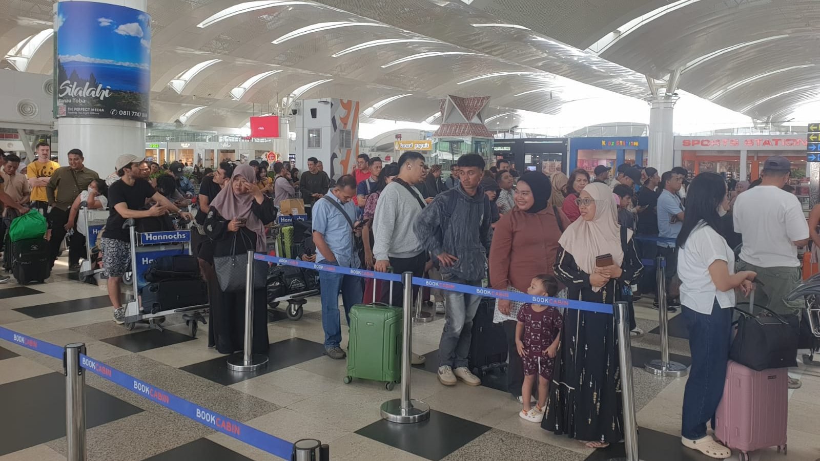 8.330 Penumpang dari Bandara Kualanamu Tujuan Jakarta dan Bandung Batal Terbang