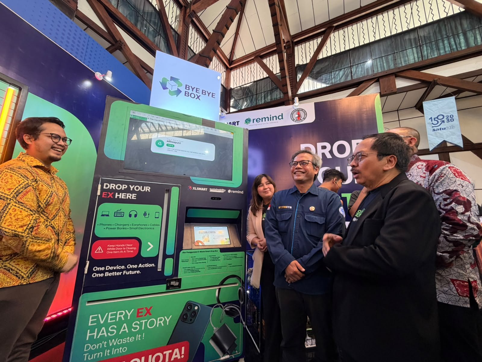 XLSMART Dorong Ekonomi Sirkular Bawa #ByeByeBox untuk Kelola E-Waste ke ITB