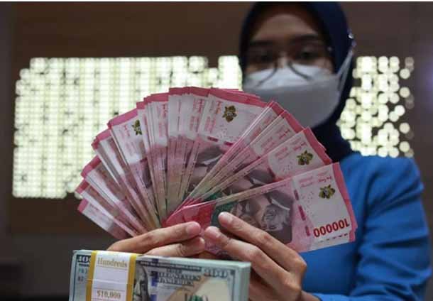 Nilai Tukar Rupiah Menguat ke level 17.638 per Dolar AS Pagi Ini