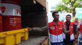 Pertamina mengirim 30 ribu liter BBM jenis Pertamax Turbo RON 98 yang akan digunakan dalam ajang F1 Powerboat di Danau Toba. Foto: Pertamina Patra Niaga Sumbagut