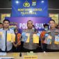Kapolres Nias AKBP Revi Nurvelani (tengah) menunjukkan barang bukti narkoba hasil penindakan saat paparan di Mapolres Nias. Foto: Humas Polres Nias