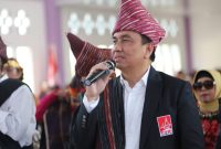 Politikus PDIP yang juga anggota DPR RI Effendi Simbolon saat menghadiri acara Pesta Bona Taon PSBI 2024, di Sopo Bolon HKBP Pangururan, Kabupaten Samosir, Selasa (27/2). Foto: Dok. Tim media Effendi Simbolon