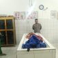 Personel Satlantas Polres Simalungun mengevakuasi jenazah korban kecelakaan ke Rumah Djasamen Saragih, Kota Pematang Siantar. Foto: Humas Polres Simalungun