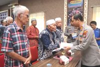 Kapolres Tapanuli Selatan AKBP Yasir Ahmadi menggelar silaturahmi dengan para purnawirawan dan wakawuri Polres Tapsel, Rabu (6/3). Foto: Humas Polres Tapsel