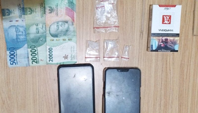 Barang bukti yang disita Satres Narkoba Polres Pelabuhan Belawan dari dua pengedar sabu yang ditangkap di Kecamatan Medan Deli. (Foto: Istimewa)