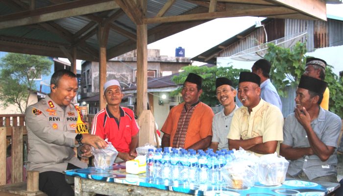 AKBP Revi Berbagi Kebahagiaan Ramadan Bersama Nelayan