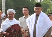 AKBP Choky Disematkan Peci dan Sorban, Kini Menjadi Warga Kehormatan Pesantren