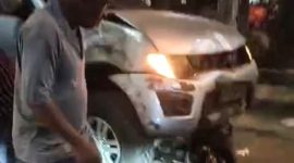 Satu unit mobil jenis Toyota Strada menabrak empat pengguna sepeda motor di Simpang Pos, Jalan Jamin Ginting, Kota Medan, Selasa (19/2). Foto: Tangkapan layar video