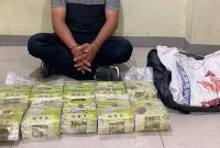 Ilustrasi pengedar sabu-sabu setelah ditangkap polisi. (Foto: Istimewa)