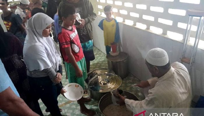 Masjid Ghaudiyah Medan Sediakan Menu Berbuka Khas India