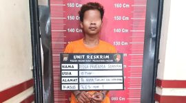 Operator warnet yang mencuri sepeda motor bosnya setelah ditangkap Polsek Medan Baru. (Foto: Istimewa)