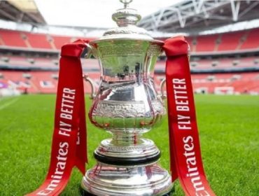 Ilustrasi - Trofi Piala FA di Stadion Wembley. Foto: TheFA.com